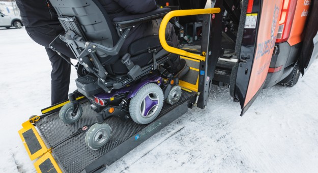 Sosiaali- ja terveydenhuollon kuljetuspalveluihin oikeutetut asiakkaat tilaavat kuljetuksen uudesta numerosta 1.2.2026 alkaen Keski-Suomen hyvinvointialueella