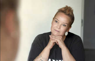 Sosiaaliohjaaja Piia Karhu toivoisi, että tulevaisuudessa löytyisi enemmän päihteet sallivia asumismuotoja. –Kaikki eivät tule ikinä pyrkimään päihteettömiksi, mutta jokainen tarvitsisi kodin. 