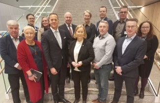 Sosiaali- ja terveysministeri Kaisa Juuso vieraili Keski-Suomen hyvinvointialueella 10.12.2024.