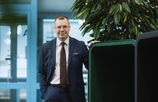 Keski-Suomen hyvinvointialueen konsernipalveluiden toimialajohtaja Lasse Leppä