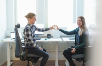 Keski-Suomen hyvinvointialueella kehitetään sosiaalihuollon työnjakoa – tavoitteena parempi asiakasturva ja vahvempi veto- ja pitovoima