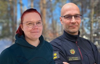 Saana Kaisanlahti ja Mikko Thusberg työskentelevät esihenkilöinä Keski-Suomen hyvinvointialueella.