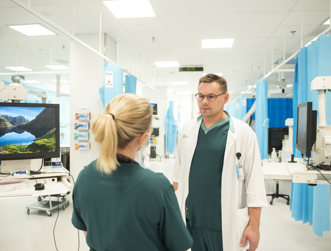 Akuuttilääkäri ja hoitaja