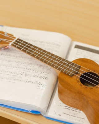 ukulele ja nuottikirja