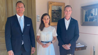 Sanna Marin ja Keski-Suomen hyvinvointialueen johto