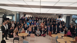 Työseminaariin osallistuneita