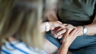 Kahden ihmisen kädet